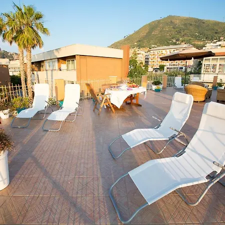 Olas Del Mar チェファル