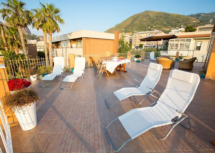 Olas Del Mar Cefalù